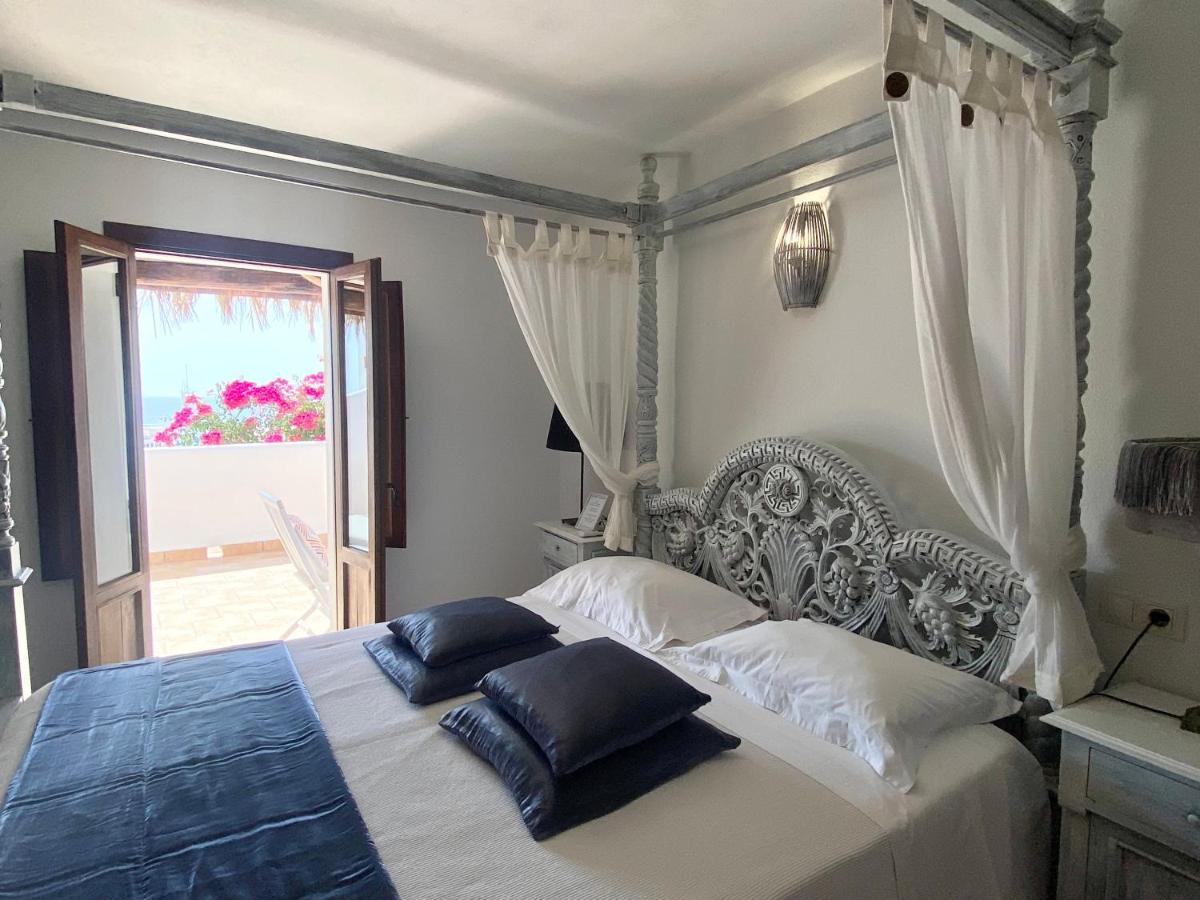 Buenavista Suites Hotel Boutique Santa Eularia des Riu Bagian luar foto