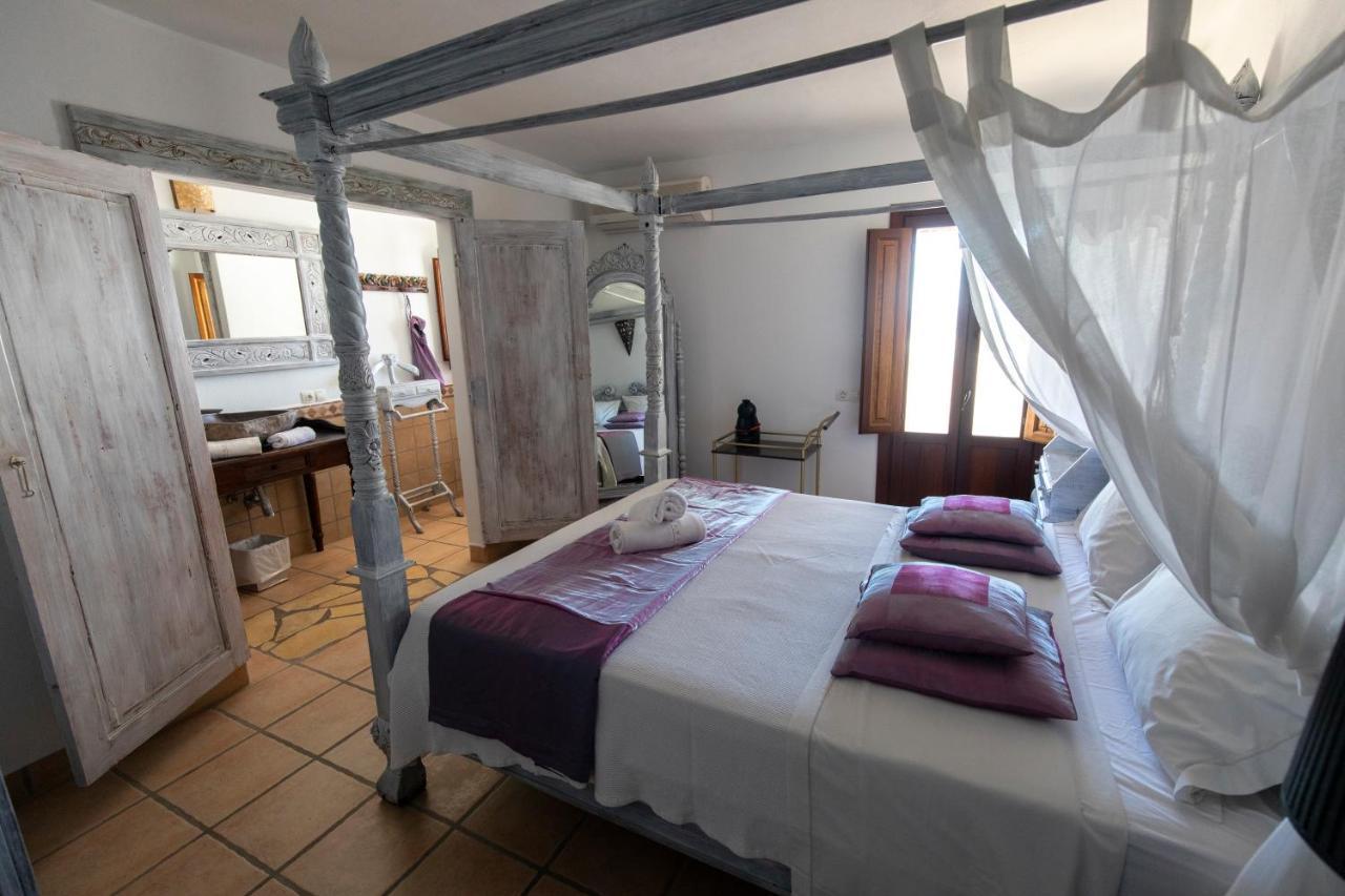 Buenavista Suites Hotel Boutique Santa Eularia des Riu Bagian luar foto