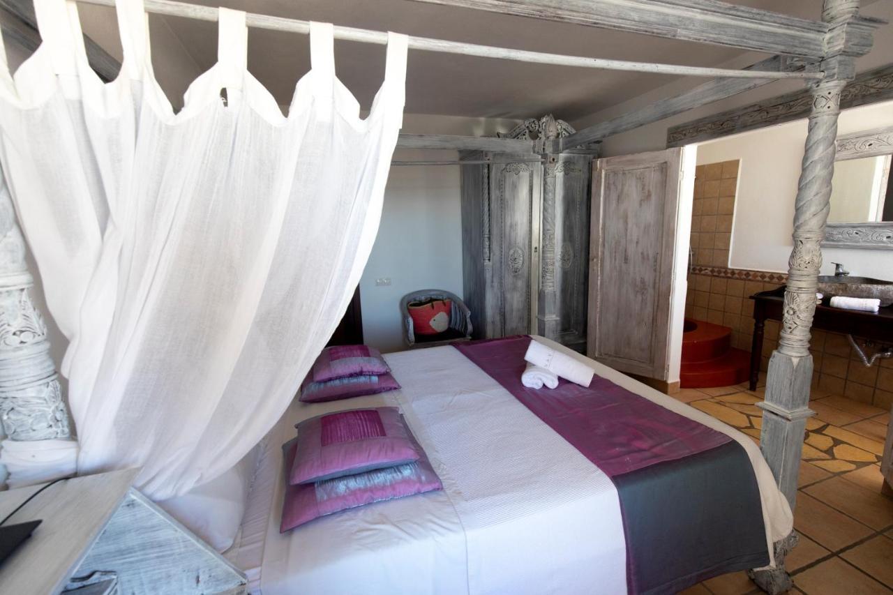 Buenavista Suites Hotel Boutique Santa Eularia des Riu Bagian luar foto