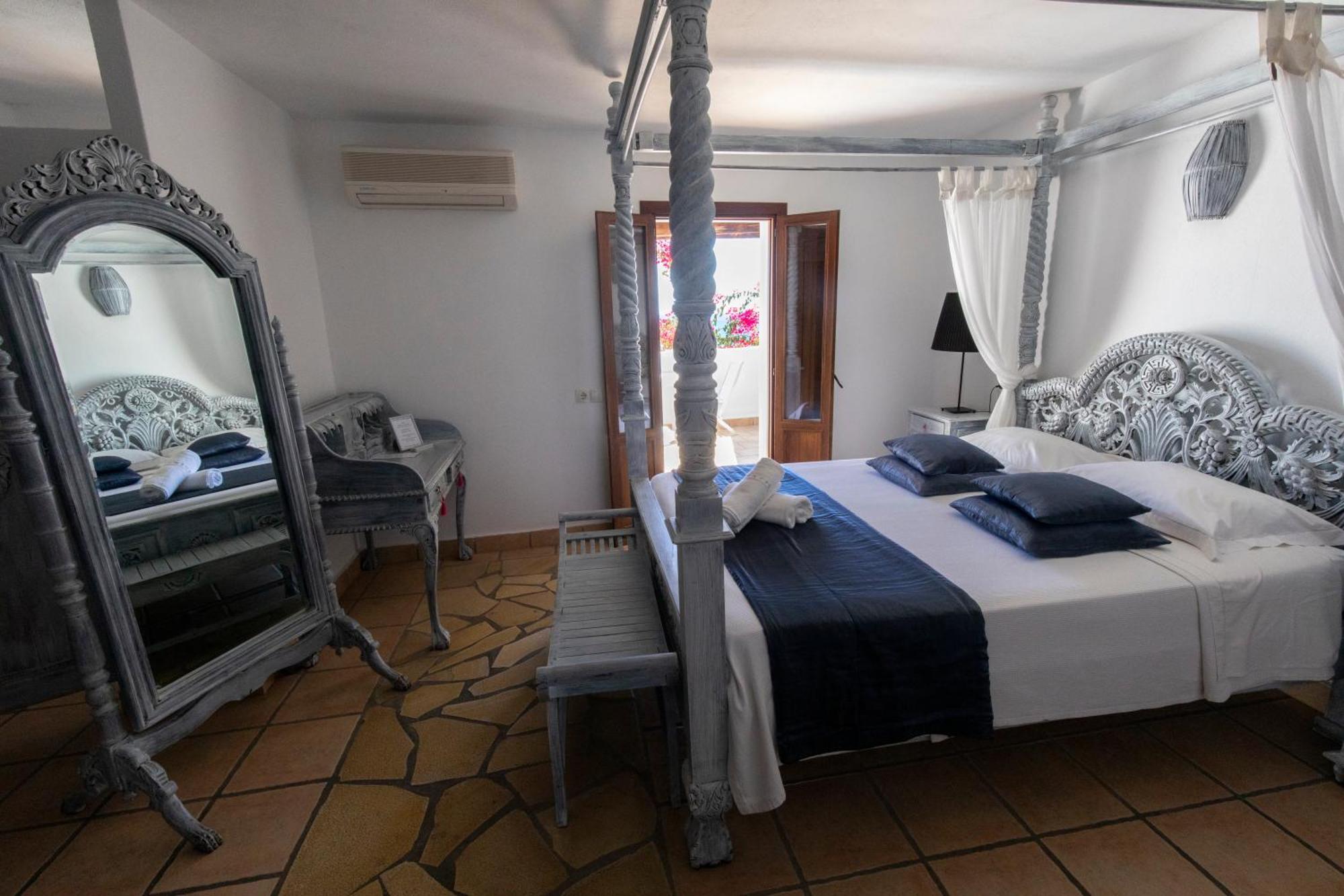 Buenavista Suites Hotel Boutique Santa Eularia des Riu Bagian luar foto