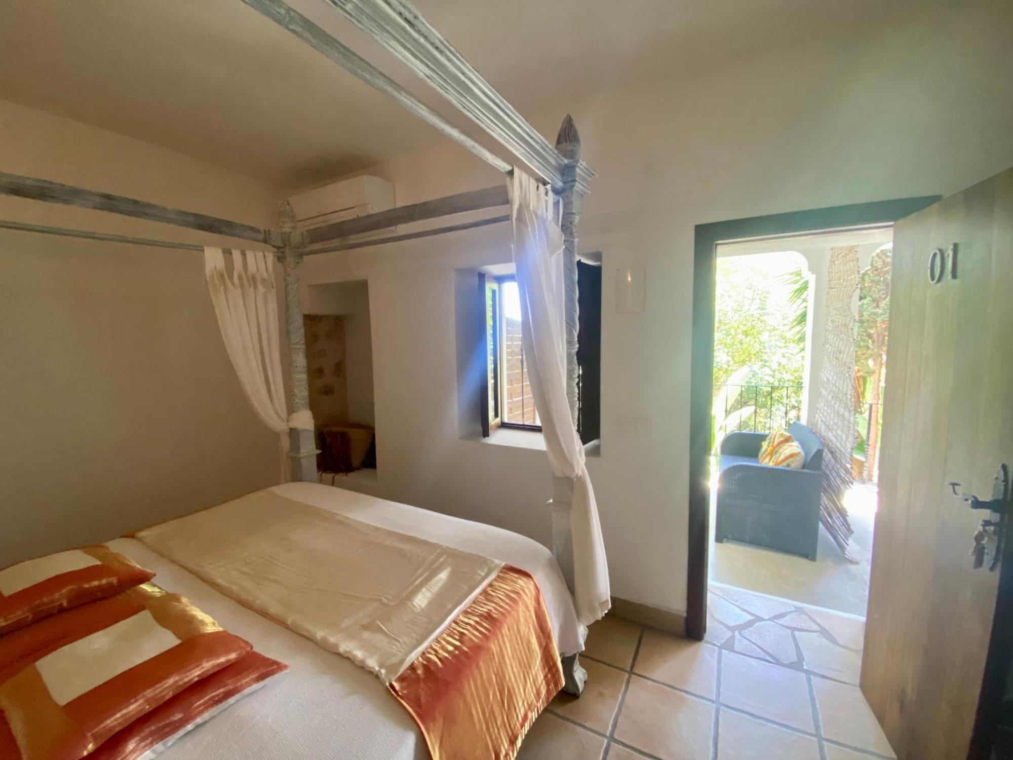 Buenavista Suites Hotel Boutique Santa Eularia des Riu Bagian luar foto
