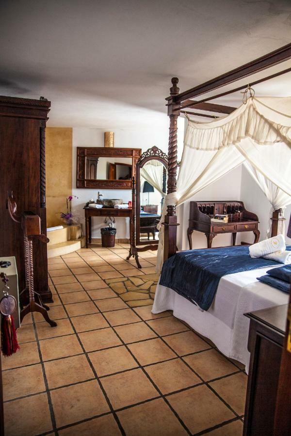 Buenavista Suites Hotel Boutique Santa Eularia des Riu Bagian luar foto